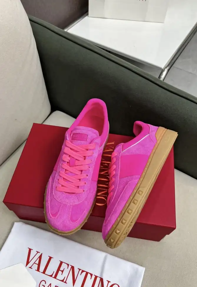 hype Valentino Sneakers