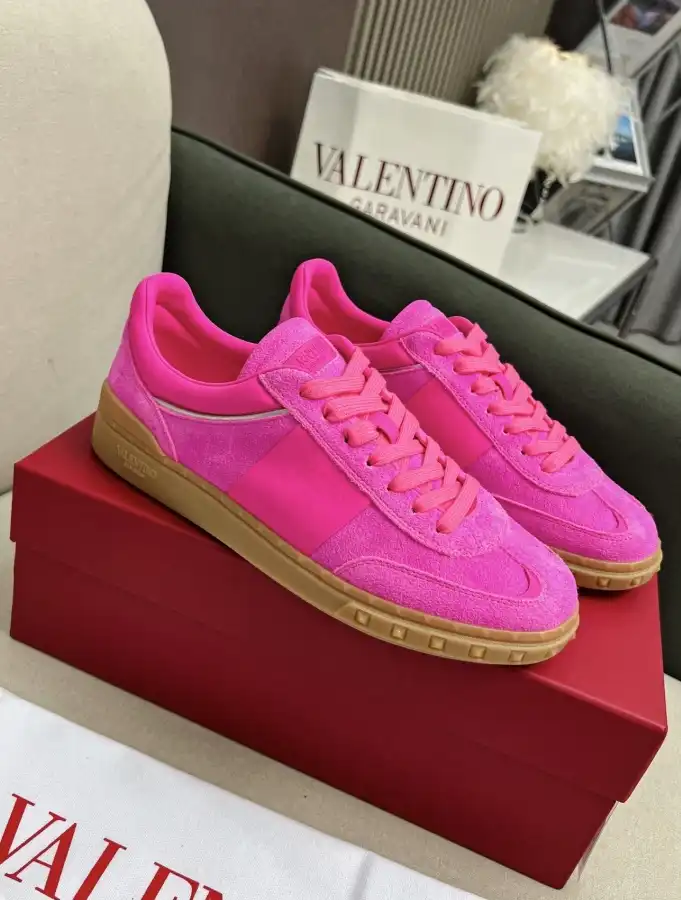 hype Valentino Sneakers