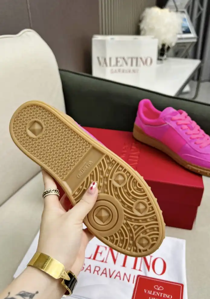 hype Valentino Sneakers