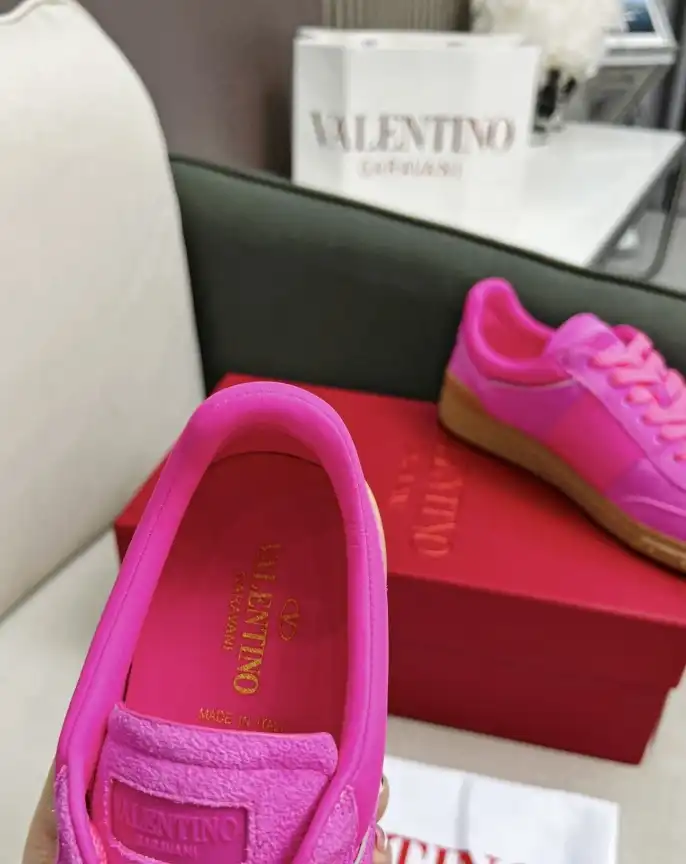 hype Valentino Sneakers