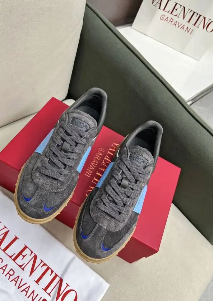 hype Valentino Sneakers