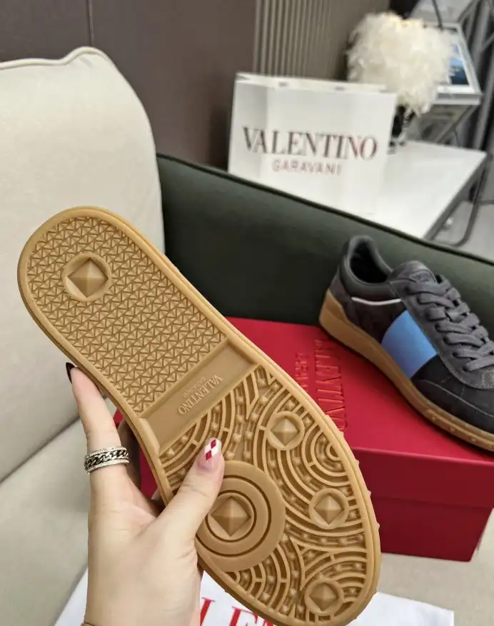 hype Valentino Sneakers