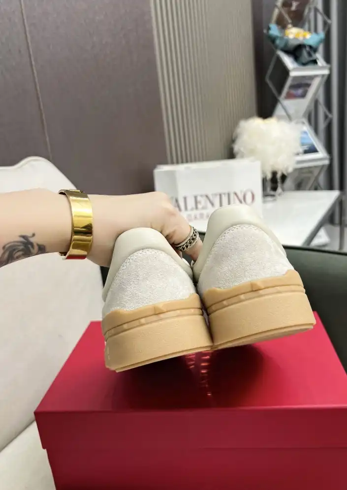 hype Valentino Sneakers