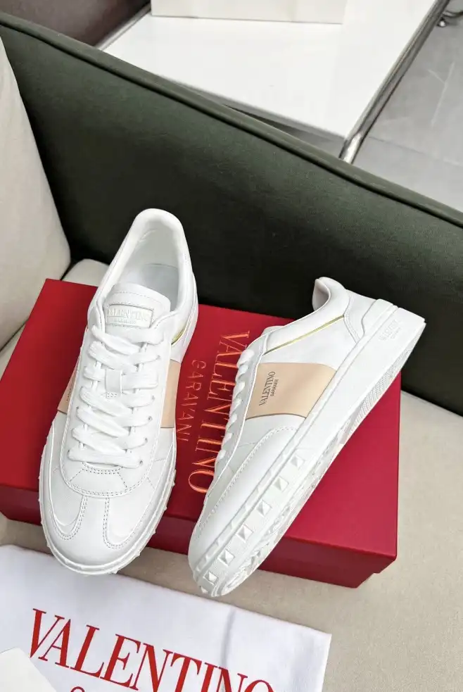 hype Valentino Sneakers