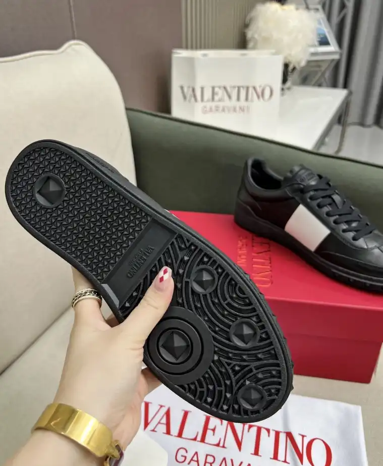 hype Valentino Sneakers