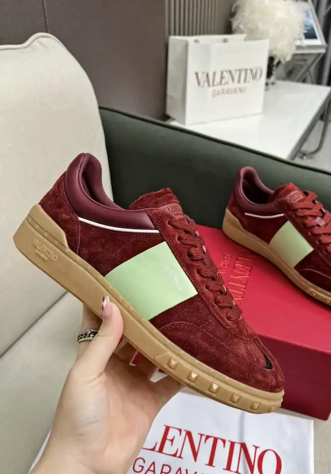 hype Valentino Sneakers