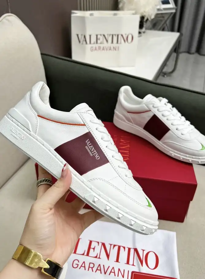 hype Valentino Sneakers