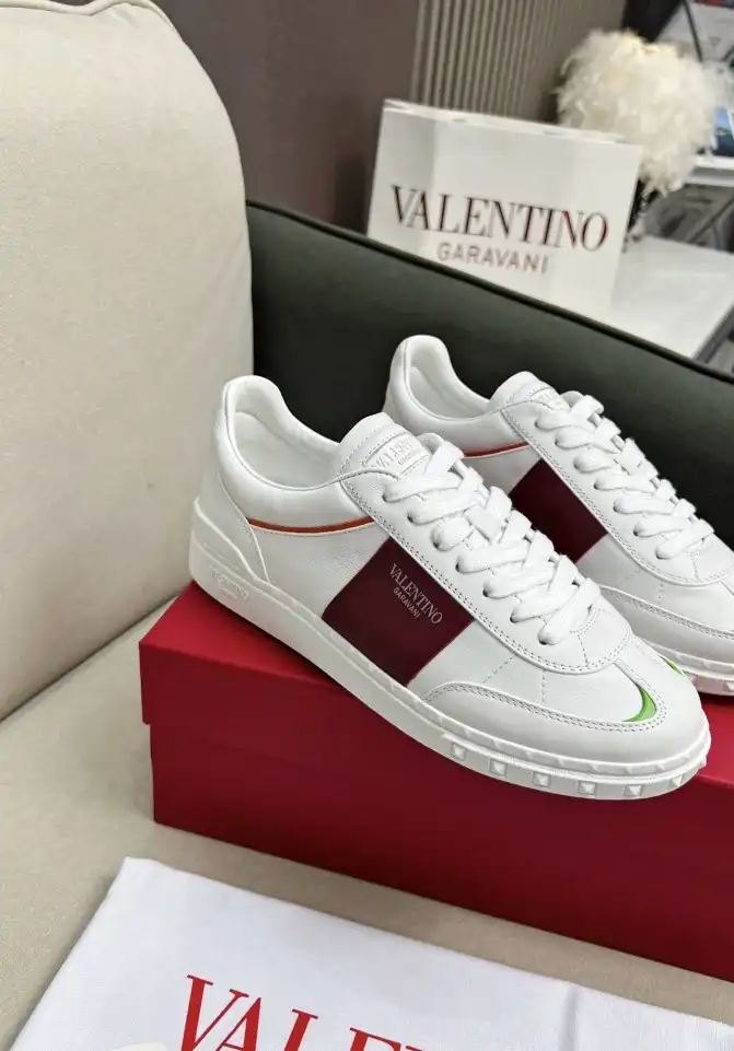 hype Valentino Sneakers