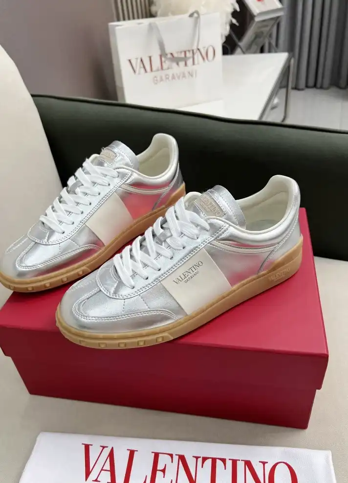 hype Valentino Sneakers