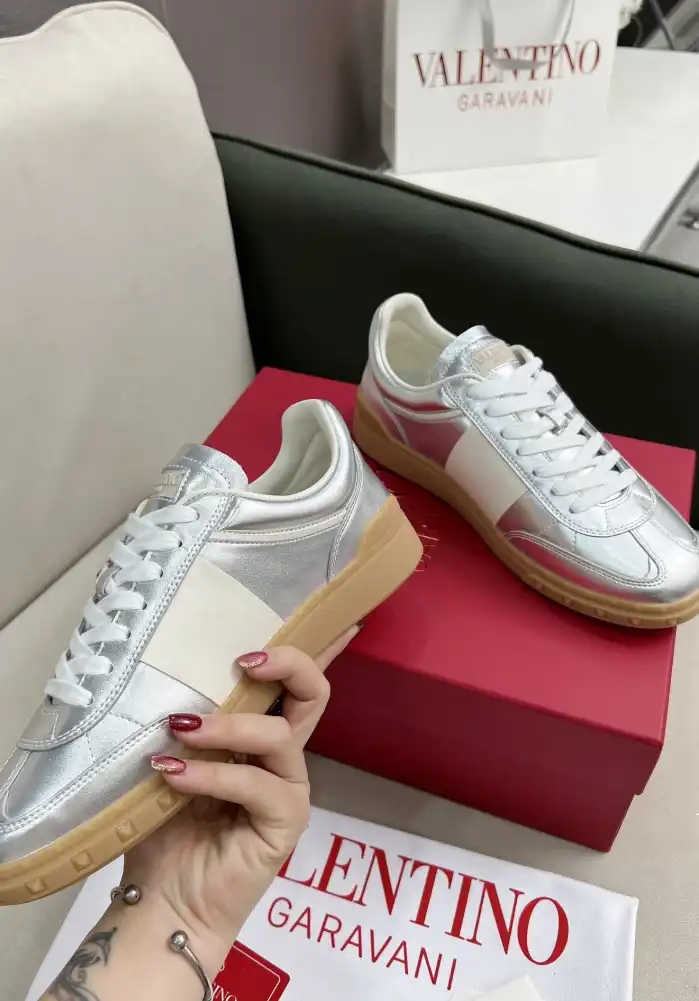 hype Valentino Sneakers