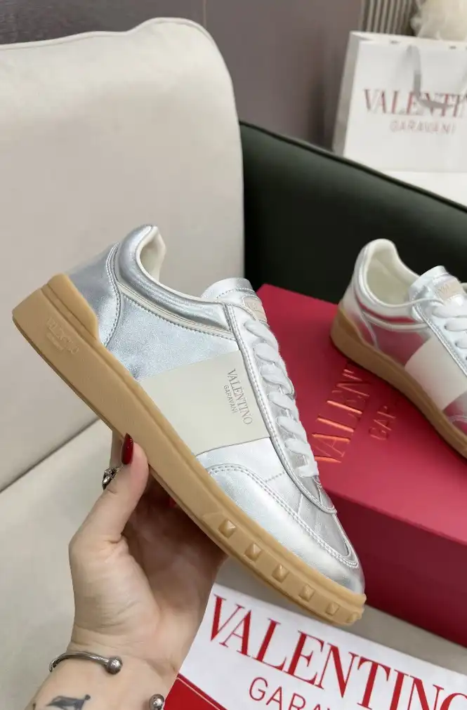 hype Valentino Sneakers