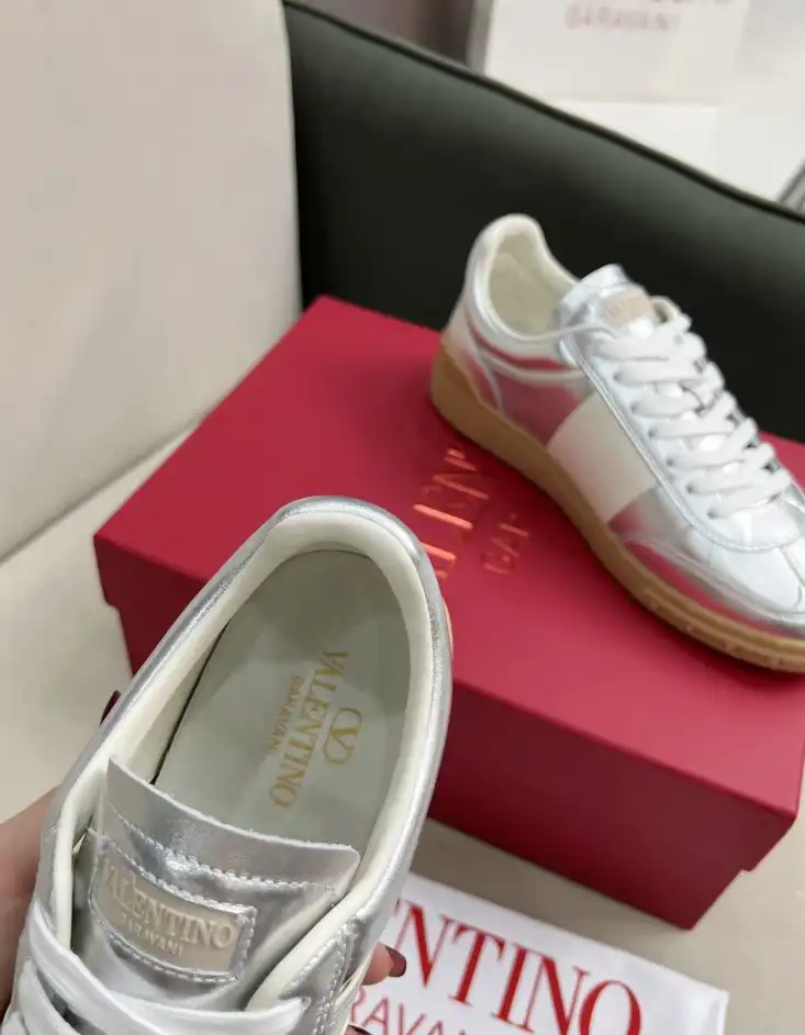 hype Valentino Sneakers