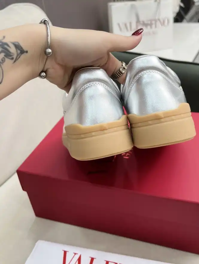 hype Valentino Sneakers