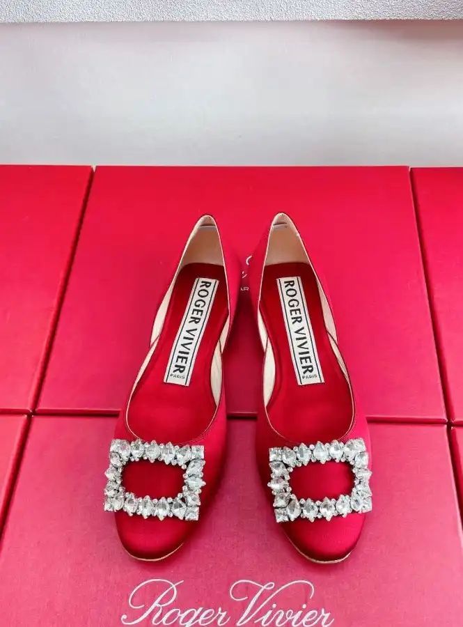 hype Roger Vivier flat shoes