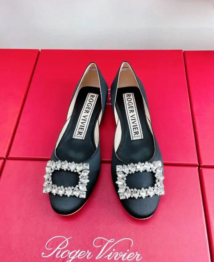 hype Roger Vivier flat shoes