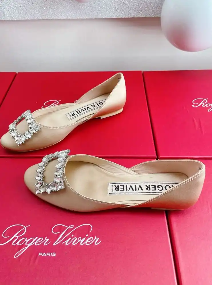 hype Roger Vivier flat shoes