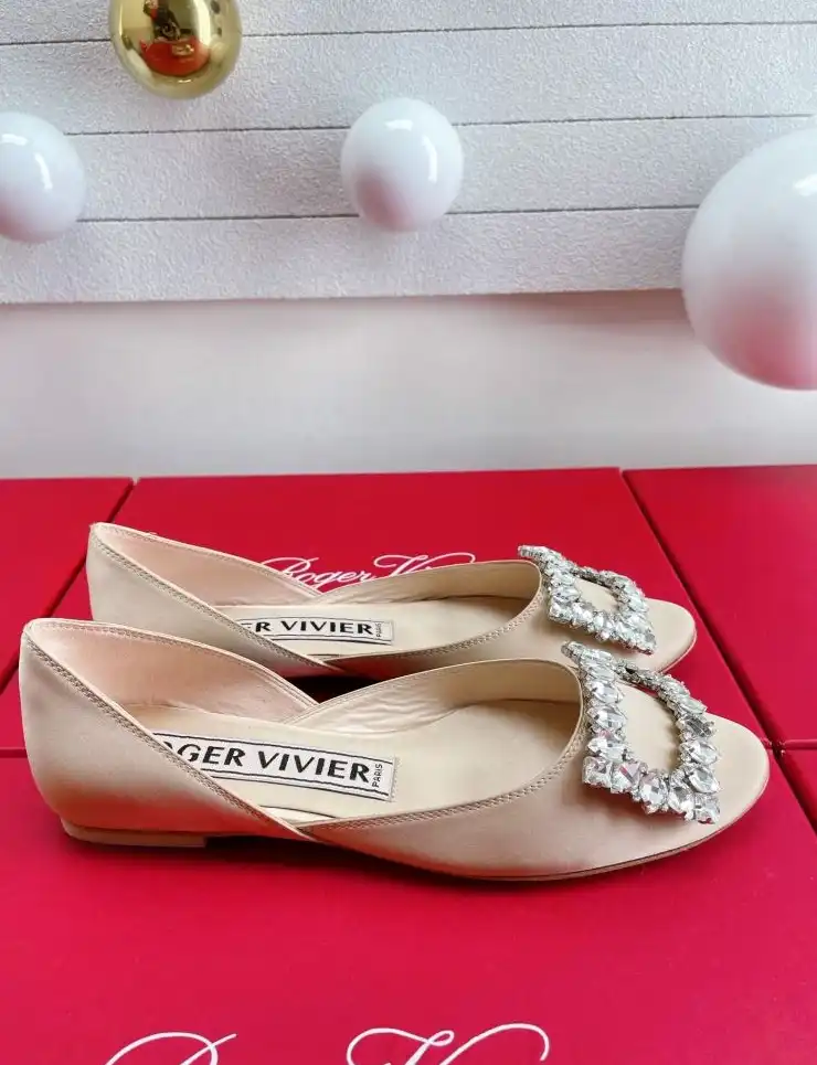 hype Roger Vivier flat shoes