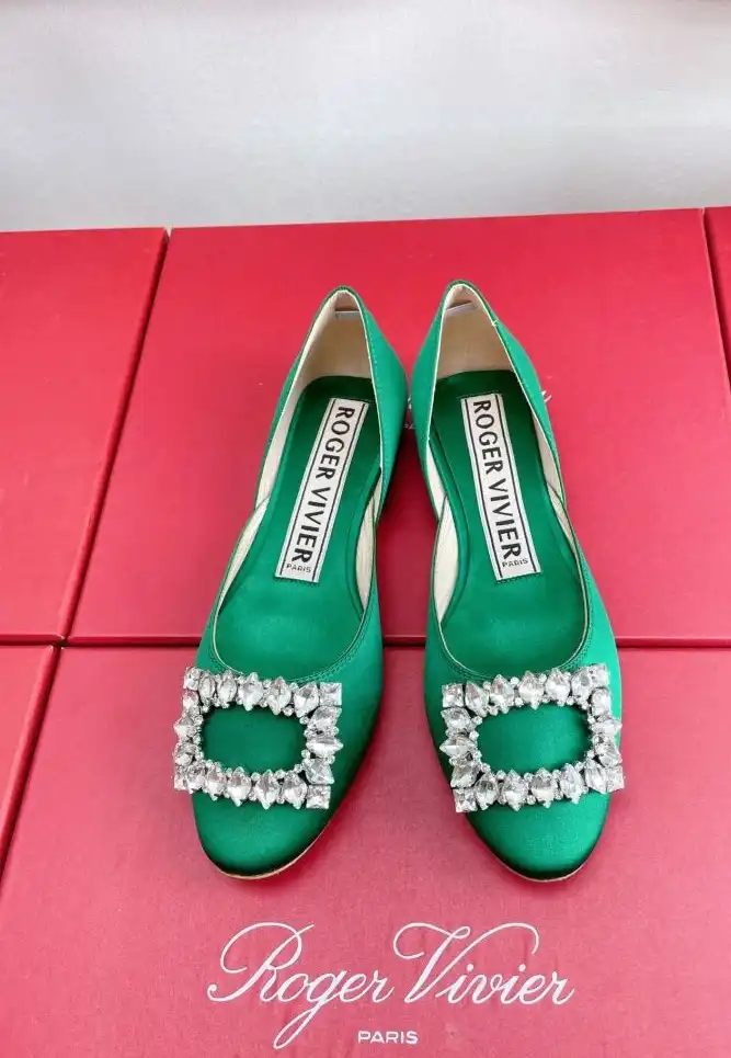 hype Roger Vivier flat shoes