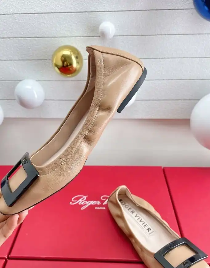 hype Roger Vivier flat shoes