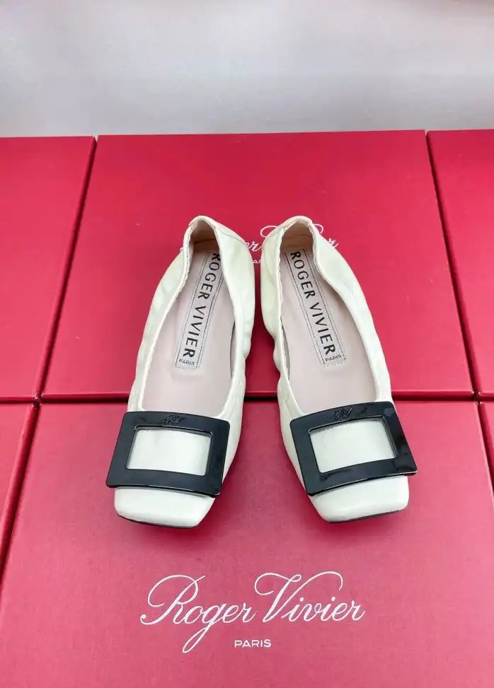 hype Roger Vivier flat shoes