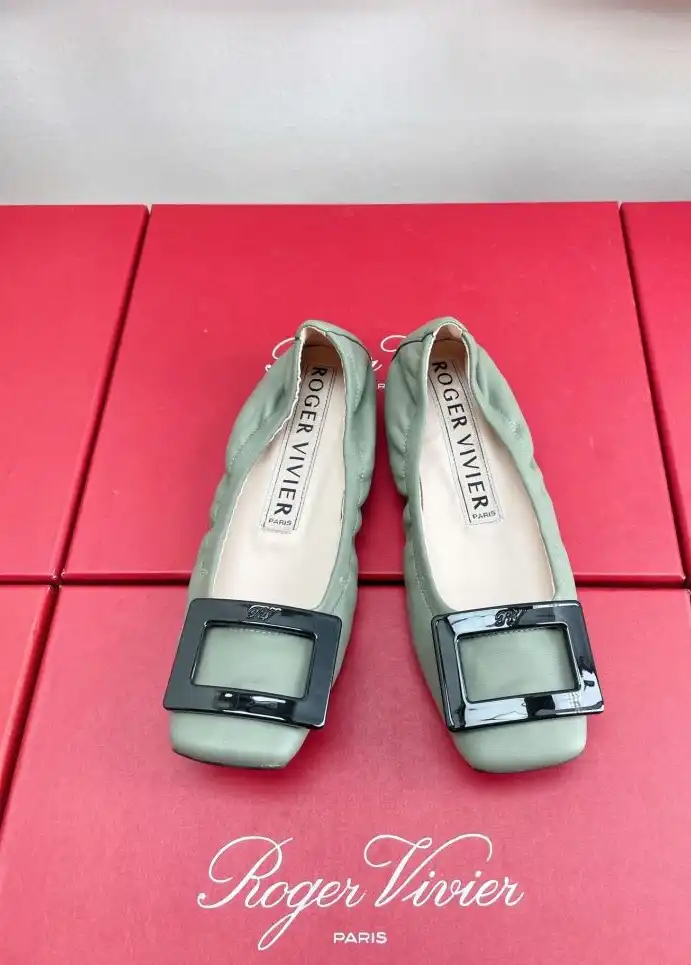 hype Roger Vivier flat shoes