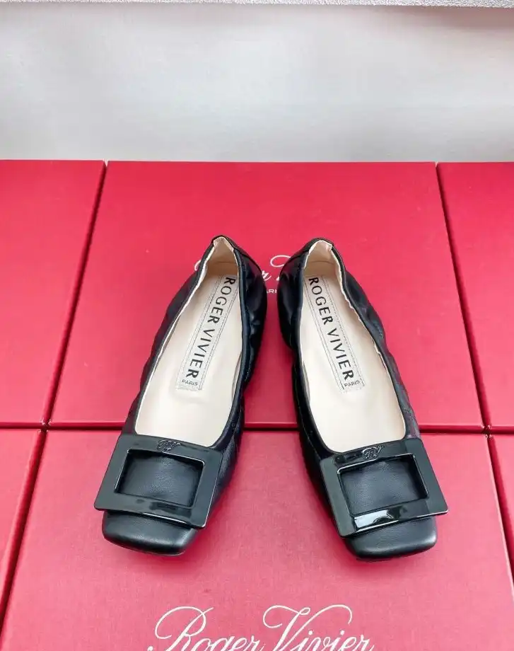 hype Roger Vivier flat shoes