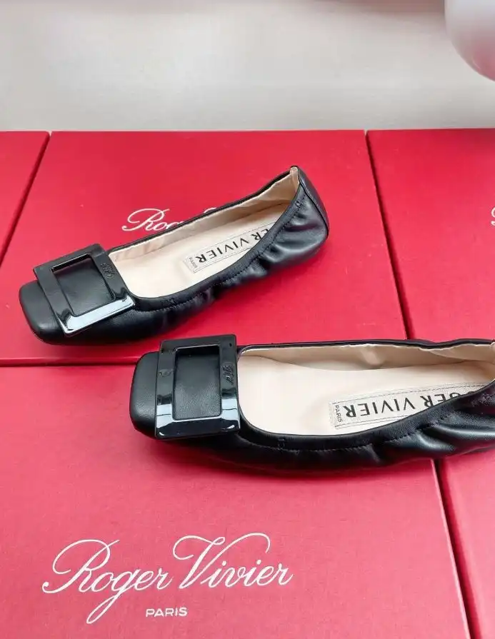 hype Roger Vivier flat shoes