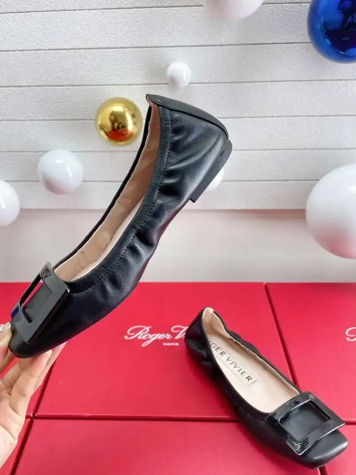 hype Roger Vivier flat shoes