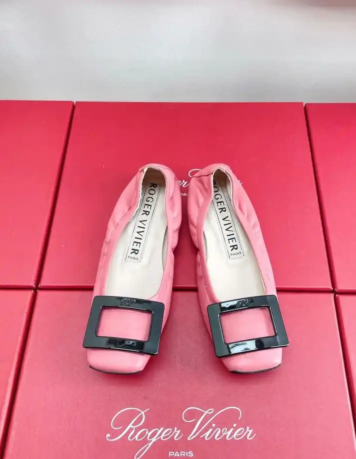 hype Roger Vivier flat shoes