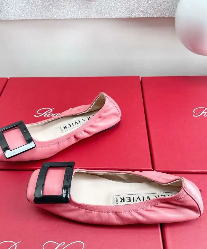 hype Roger Vivier flat shoes