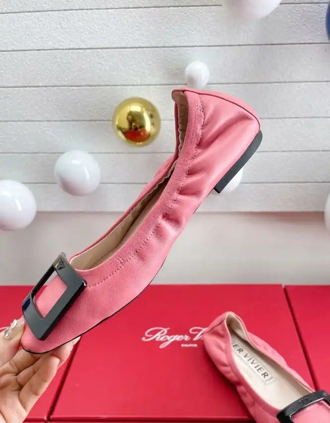 hype Roger Vivier flat shoes