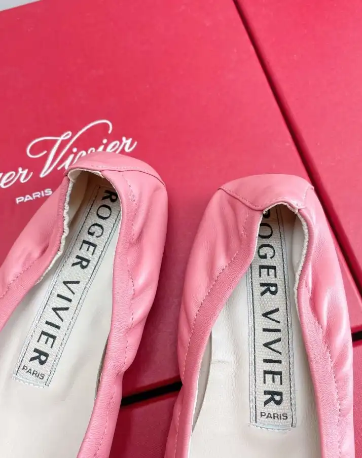 hype Roger Vivier flat shoes