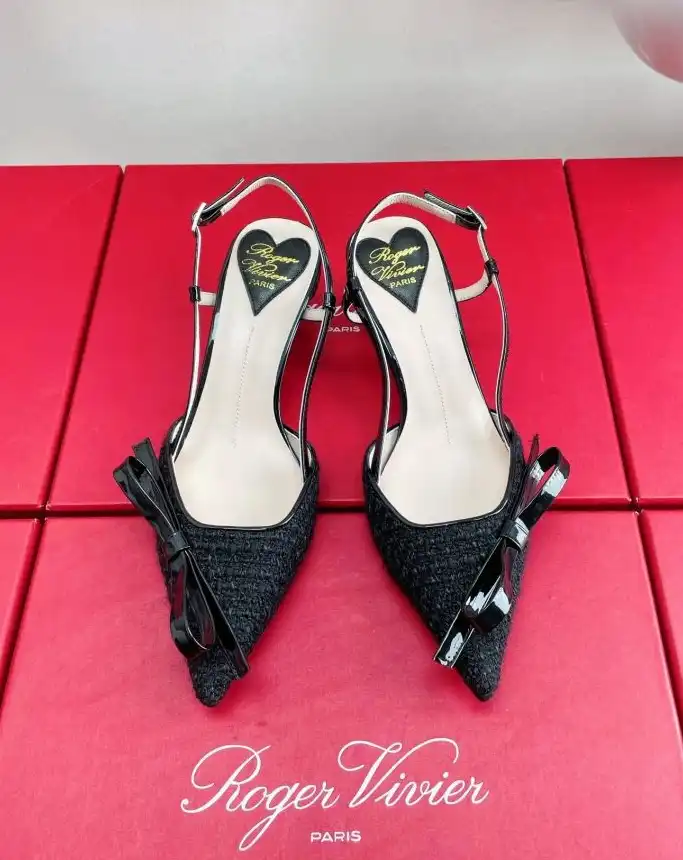 hype Roger Vivier flat shoes