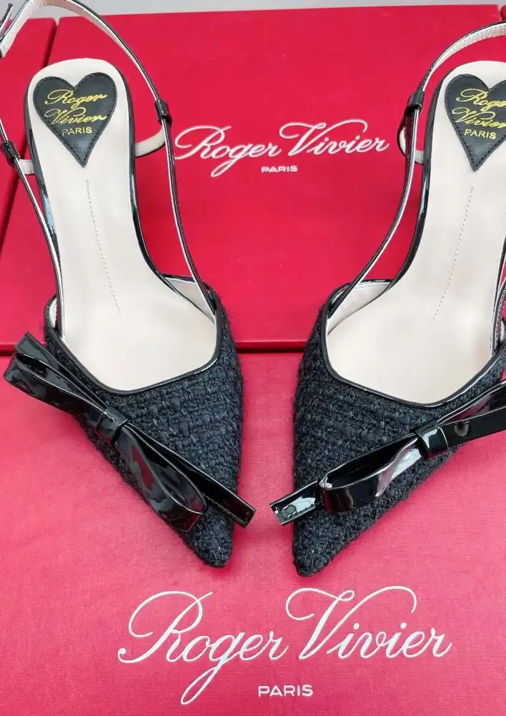 hype Roger Vivier flat shoes