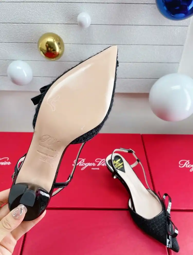 hype Roger Vivier flat shoes