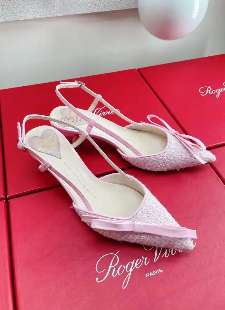 hype Roger Vivier flat shoes