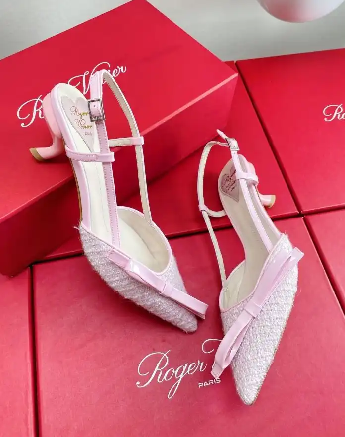 hype Roger Vivier flat shoes