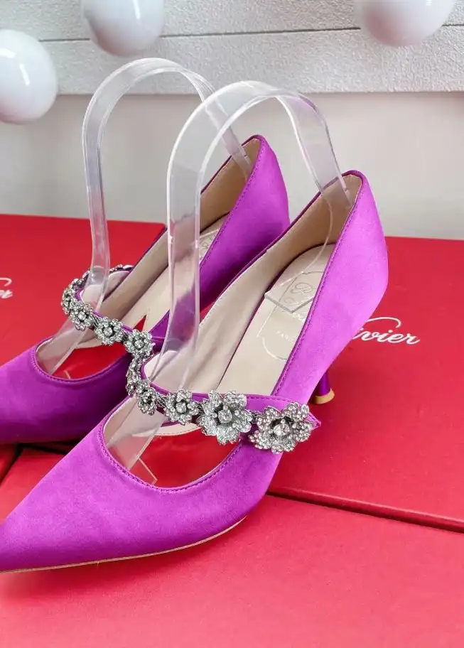 hype Roger Vivier flat shoes