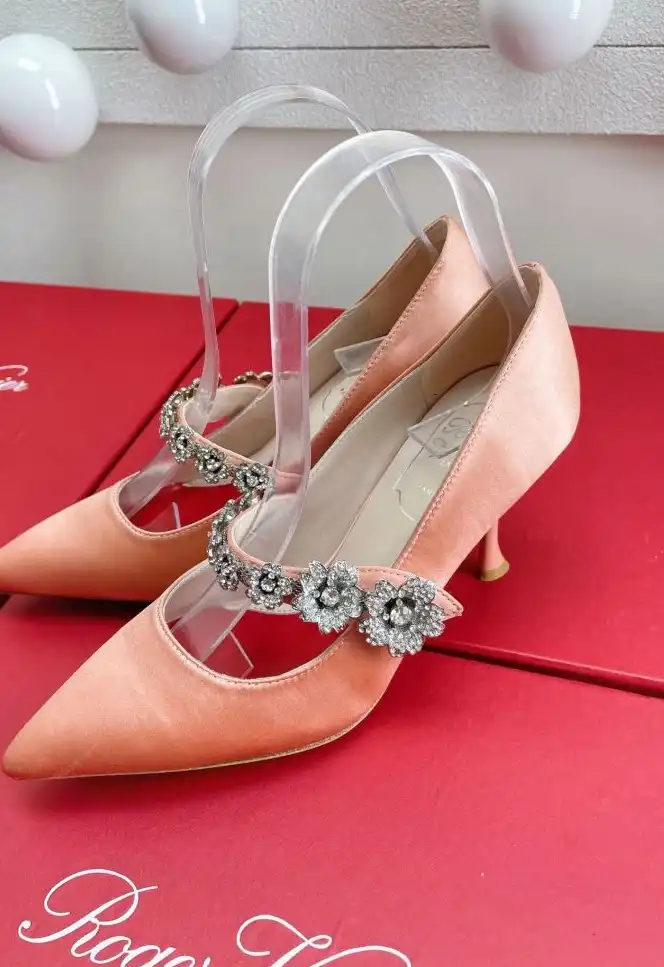 hype Roger Vivier flat shoes