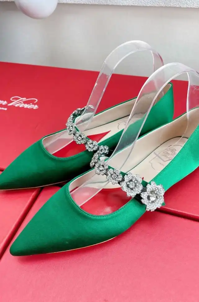 hype Roger Vivier flat shoes