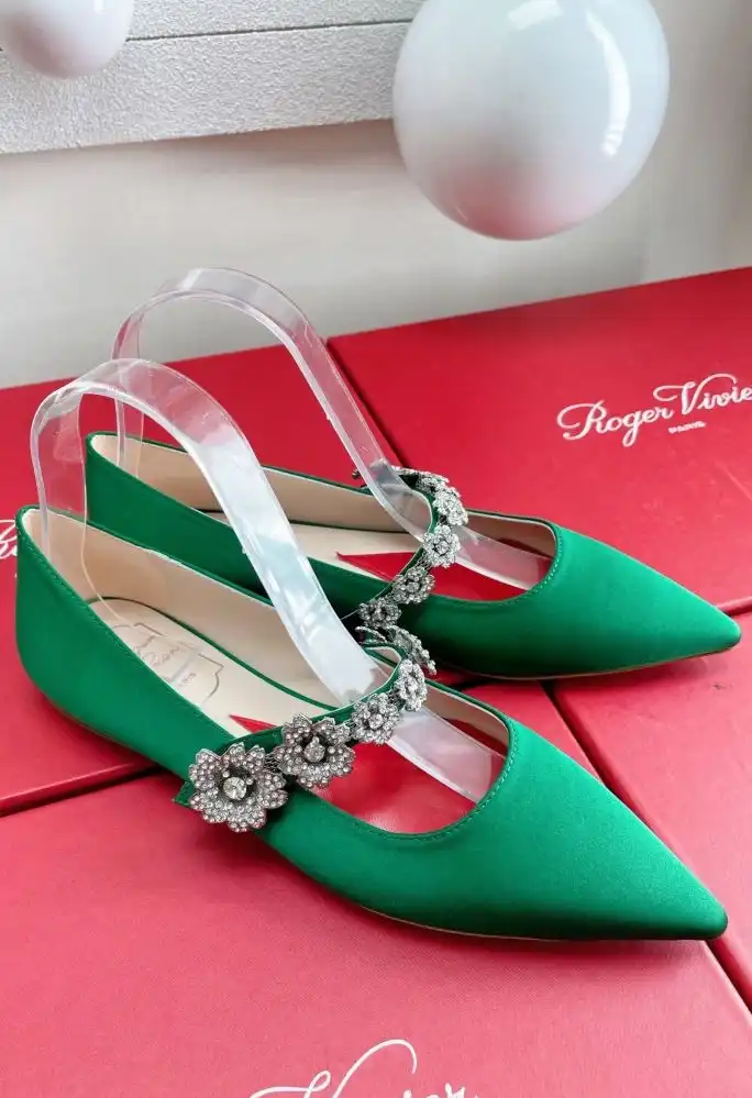 hype Roger Vivier flat shoes