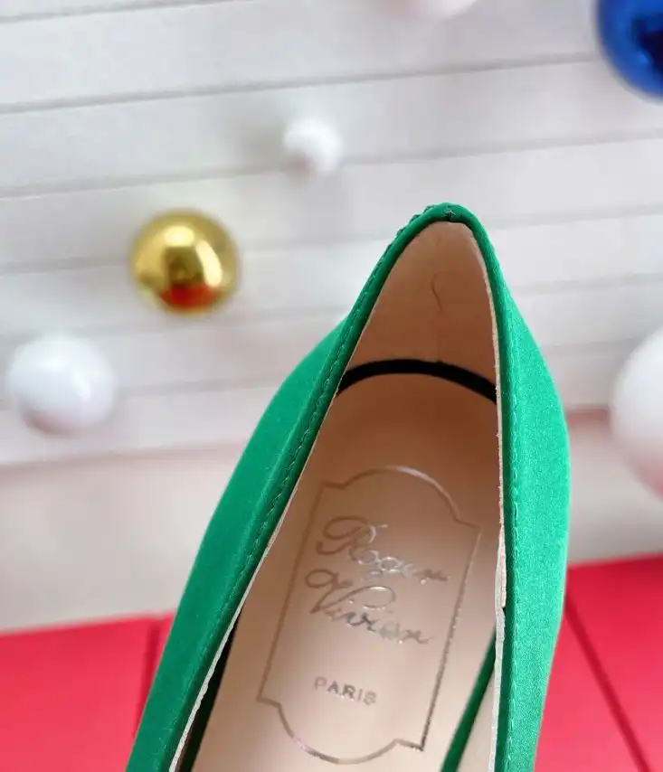 hype Roger Vivier flat shoes