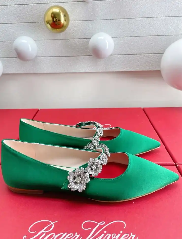 hype Roger Vivier flat shoes