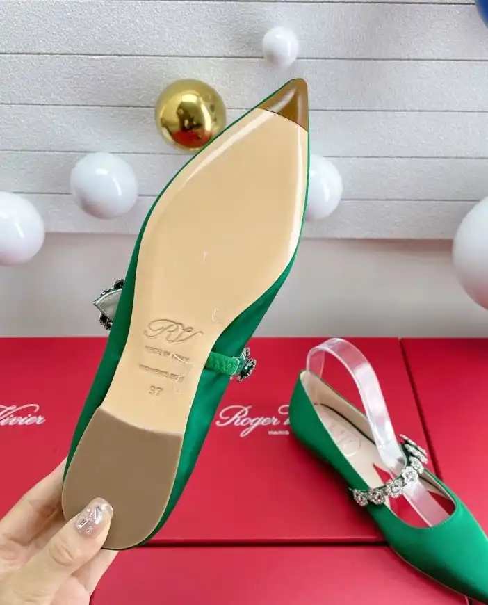 hype Roger Vivier flat shoes