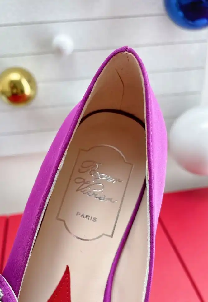 hype Roger Vivier flat shoes