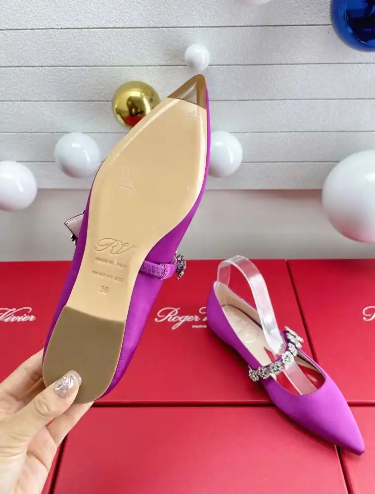 hype Roger Vivier flat shoes