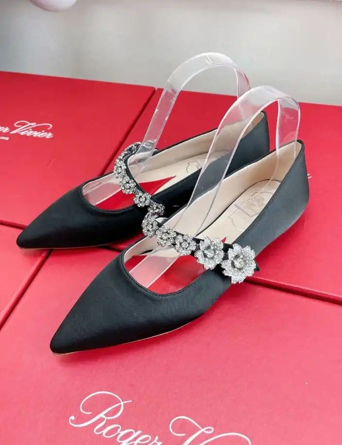 hype Roger Vivier flat shoes