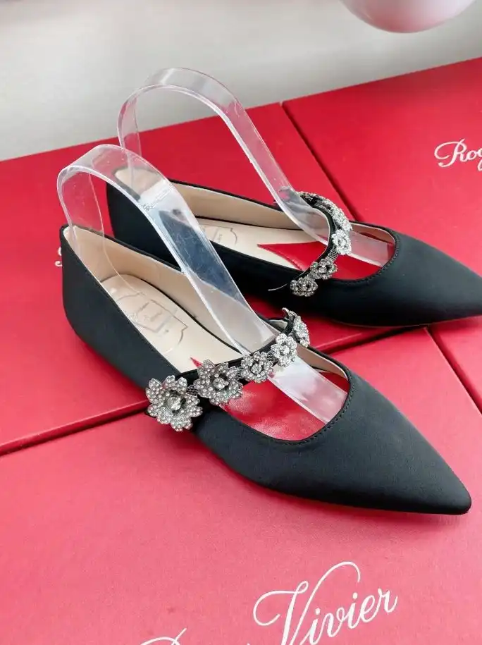 hype Roger Vivier flat shoes