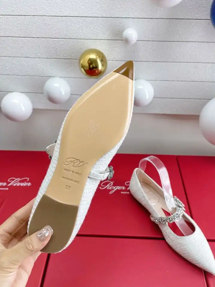 hype Roger Vivier flat shoes