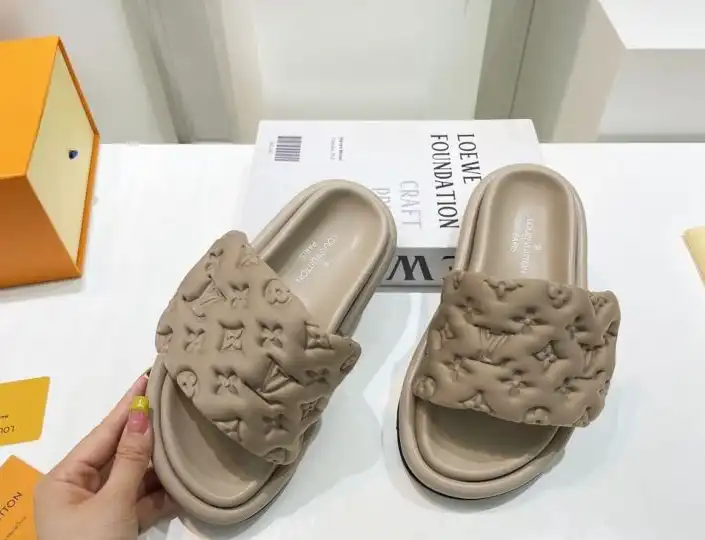 hype LV Slippers